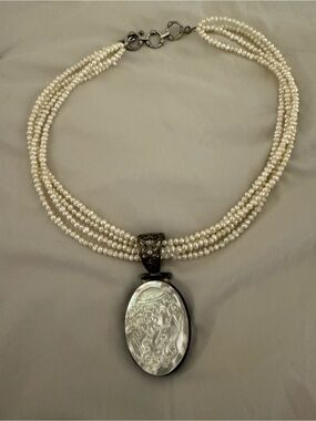 Free Shipping! Vintage Sterling, Freshwater Pearl Necklace + Cameo Pendant